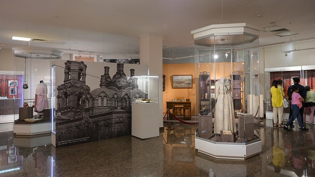 Выставка «Первый музей в Челябинске». Работы художников Чурко и Орлинкова