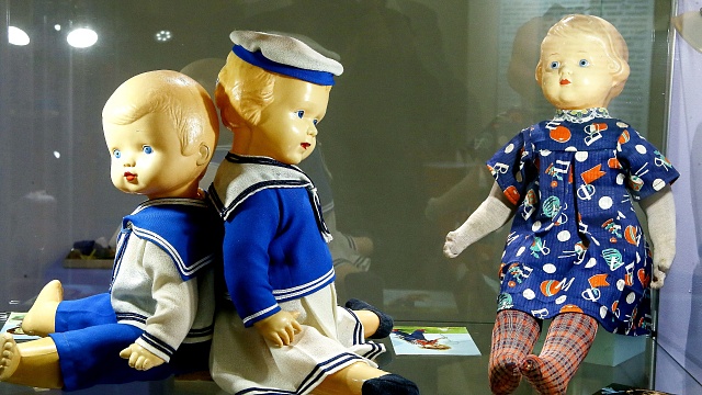 Выставка "Истории игрушек"