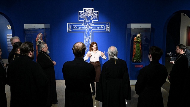 Выставку «Святые лики» посетило духовенство